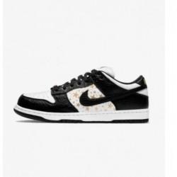 SB DUNK LOW SUPREME STARS SCHWARZ