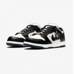 SB DUNK LOW SUPREME STARS SCHWARZ