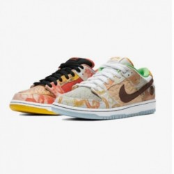 SB DUNK LOW STREET HAWKER (2021)