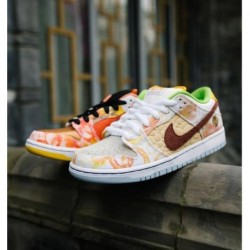 SB DUNK LOW STREET HAWKER (2021)