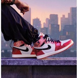 AIR JORDAN 1 HIGH OG SPIDER-MAN IM SPIDER-VERSUM